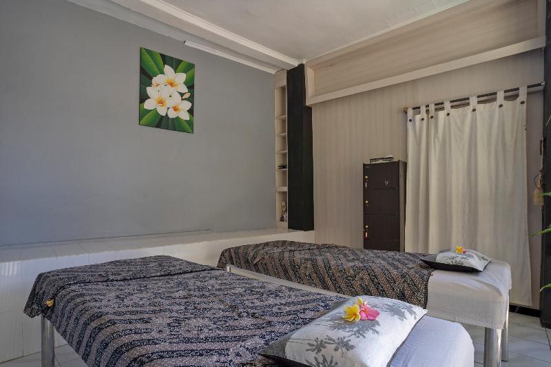 Terrace Garden Homestay And Spa جيمباران المظهر الخارجي الصورة